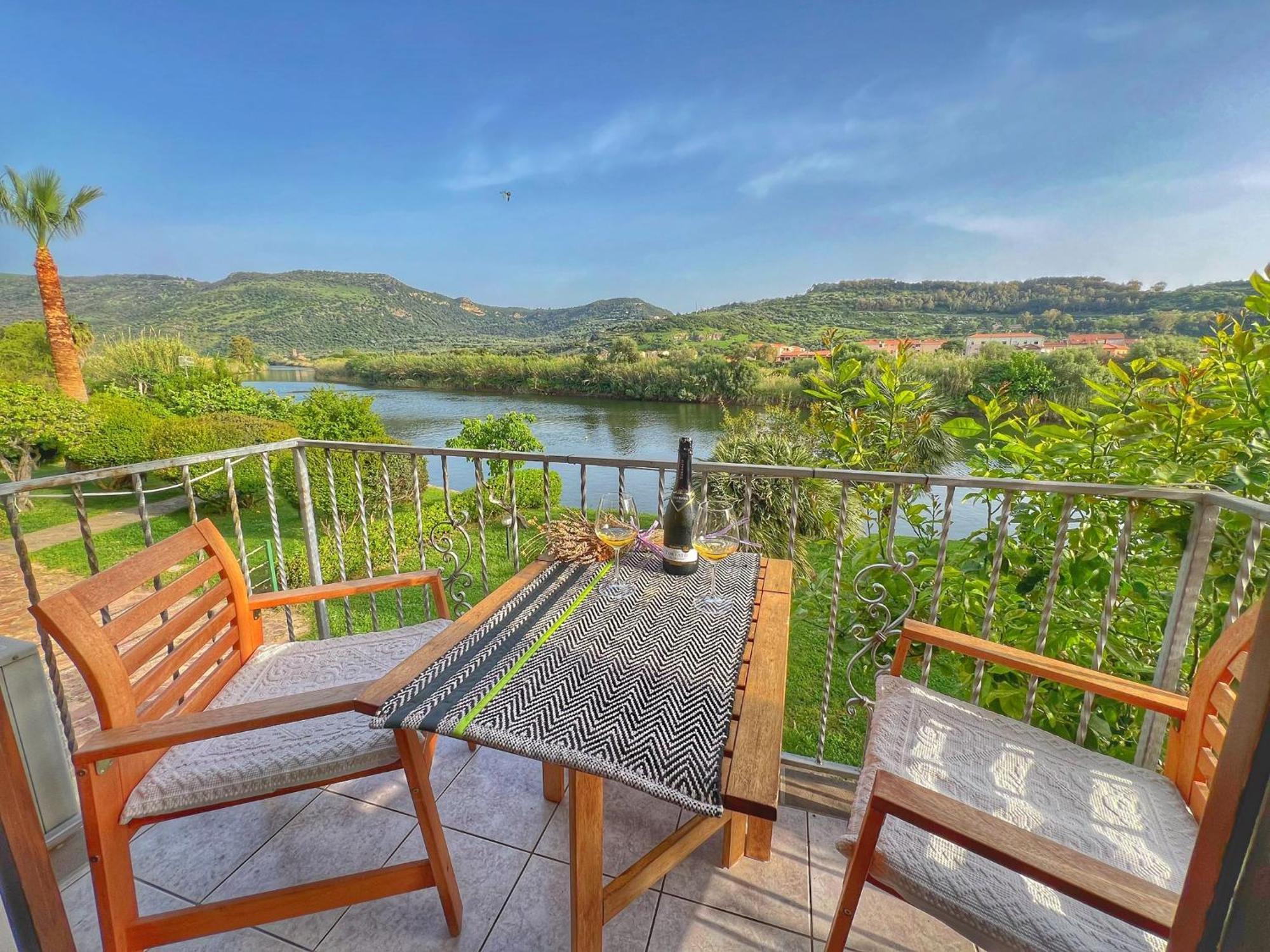 Temo River House Romantic Balcony And Peaceful Retreat In The Heart Of Bosa Eksteriør billede
