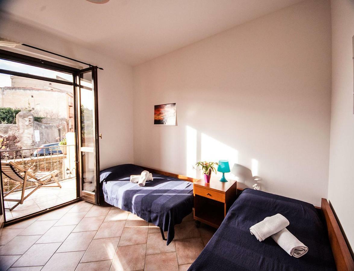 Temo River House Romantic Balcony And Peaceful Retreat In The Heart Of Bosa Eksteriør billede